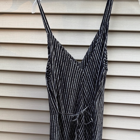 Zanzea Black & White Striped Loose Cropped Jumpsuit Size Medium - Picture 8 of 11
